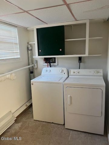 17 Tennessee Avenue, Colonie, NY 12205