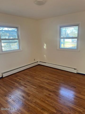 17 Tennessee Avenue, Colonie, NY 12205