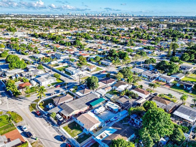 174 E 40th St, Hialeah, FL 33013