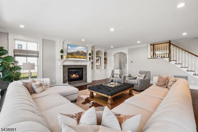 107 Longview Ave, Chatham Twp., NJ 07928