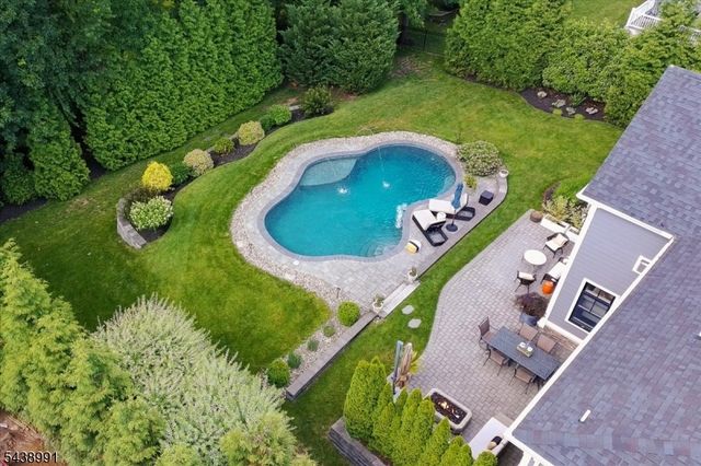 107 Longview Ave, Chatham Twp., NJ 07928