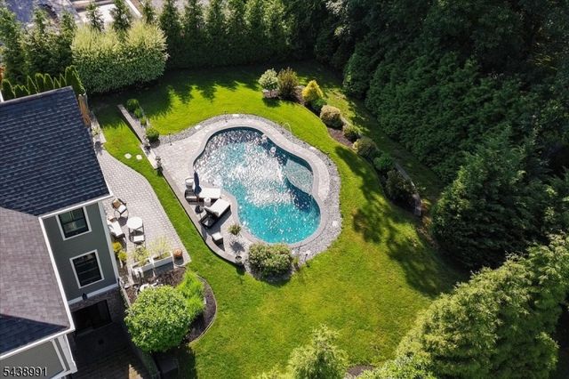 107 Longview Ave, Chatham Twp., NJ 07928