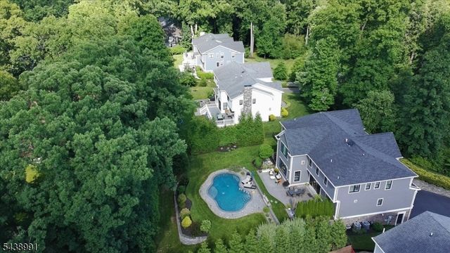 107 Longview Ave, Chatham Twp., NJ 07928