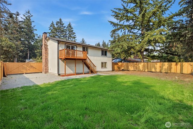 8829 Skokomish Way NE, Olympia, WA 98516