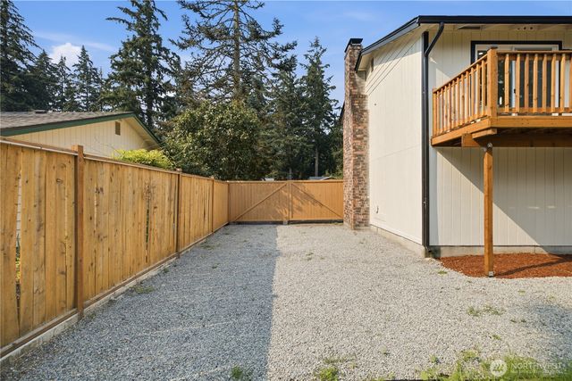 8829 Skokomish Way NE, Olympia, WA 98516