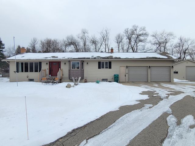 7607 University Drive S, Fargo, ND 58104