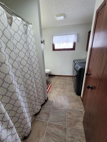 7607 University Drive S, Fargo, ND 58104