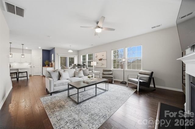 128 W Morehouse Avenue, Mooresville, NC 28117