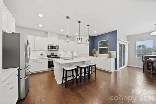 128 W Morehouse Avenue, Mooresville, NC 28117