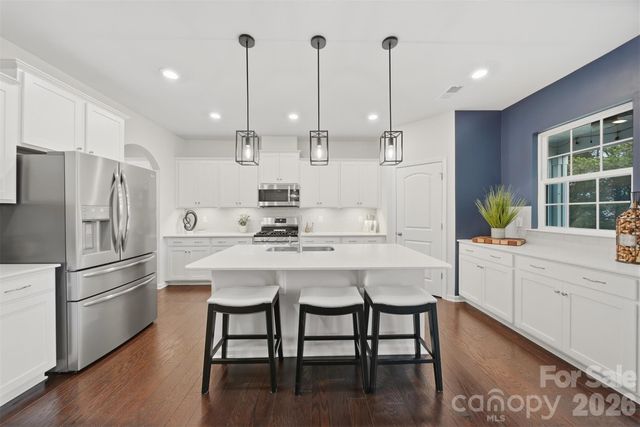 128 W Morehouse Avenue, Mooresville, NC 28117