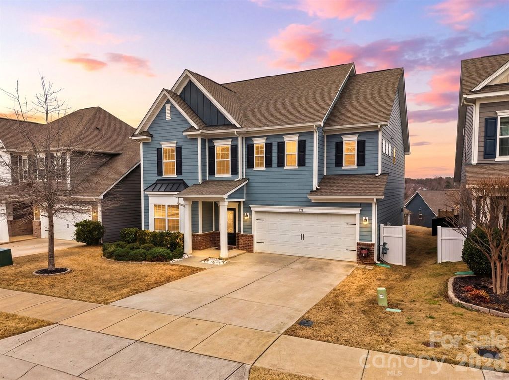 128 W Morehouse Avenue, Mooresville, NC 28117