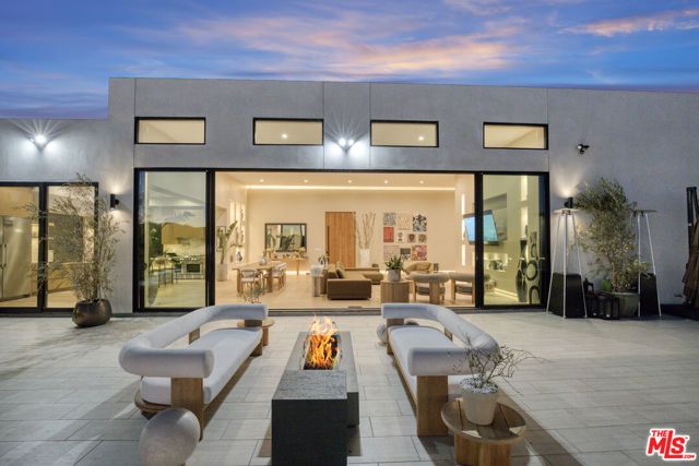 22570 S Summit Ridge Circle, Chatsworth (los Angeles), CA 91311