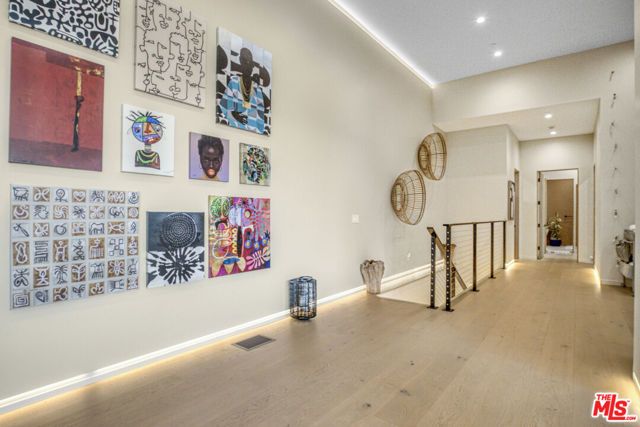 22570 S Summit Ridge Circle, Chatsworth (los Angeles), CA 91311