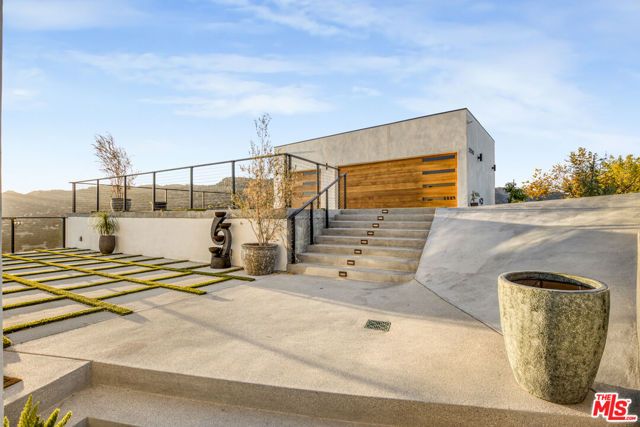 22570 S Summit Ridge Circle, Chatsworth (los Angeles), CA 91311