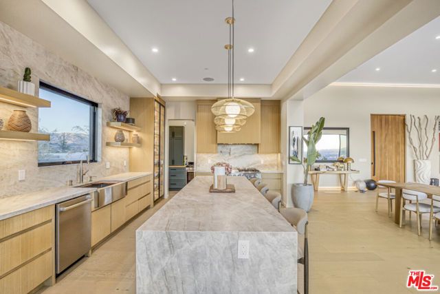 22570 S Summit Ridge Circle, Chatsworth (los Angeles), CA 91311