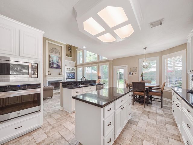 13815 Lakewood Crossing Boulevard, Houston, TX 77070