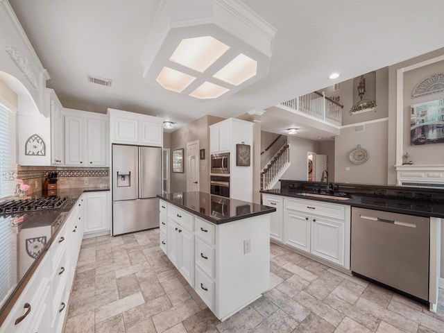 13815 Lakewood Crossing Boulevard, Houston, TX 77070