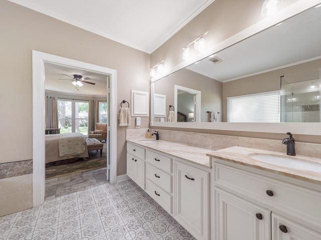 13815 Lakewood Crossing Boulevard, Houston, TX 77070