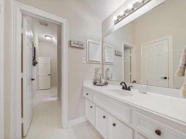 13815 Lakewood Crossing Boulevard, Houston, TX 77070