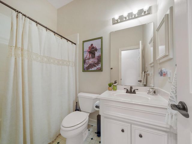 13815 Lakewood Crossing Boulevard, Houston, TX 77070