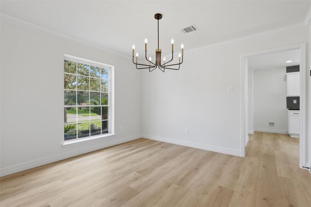 4823 Meadowglen Drive, Pearland, TX 77584