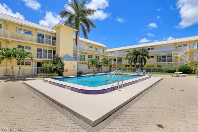 1100 8th AVE S 209C, Naples, FL 34102