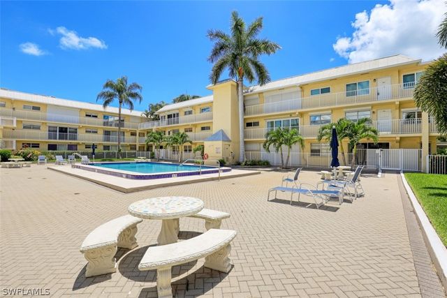 1100 8th AVE S 209C, Naples, FL 34102