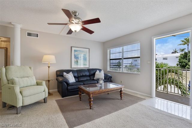 1100 8th AVE S 209C, Naples, FL 34102