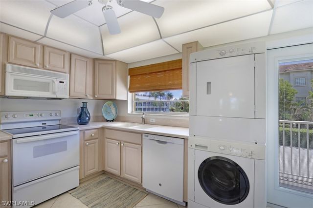 1100 8th AVE S 209C, Naples, FL 34102