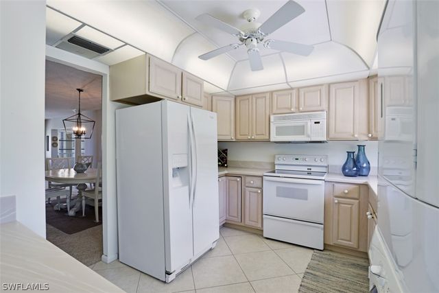 1100 8th AVE S 209C, Naples, FL 34102