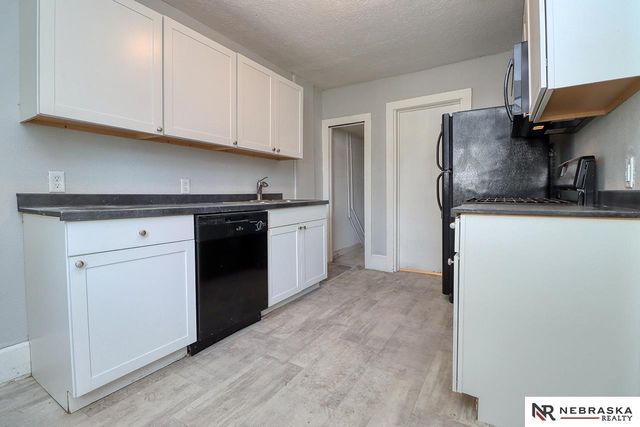 2100 F Street, Lincoln, NE 68510