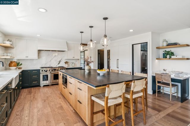 3175 Surmont Dr, Lafayette, CA 94549