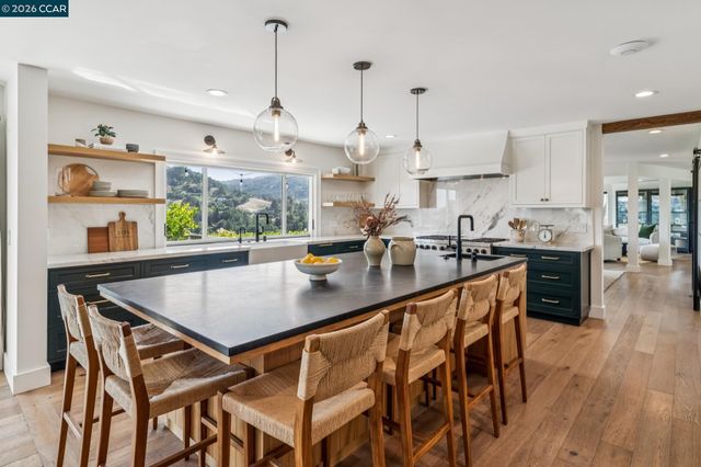 3175 Surmont Dr, Lafayette, CA 94549