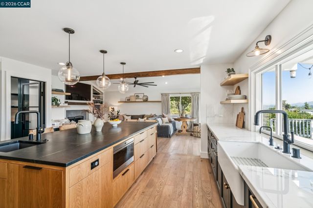 3175 Surmont Dr, Lafayette, CA 94549