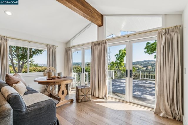 3175 Surmont Dr, Lafayette, CA 94549
