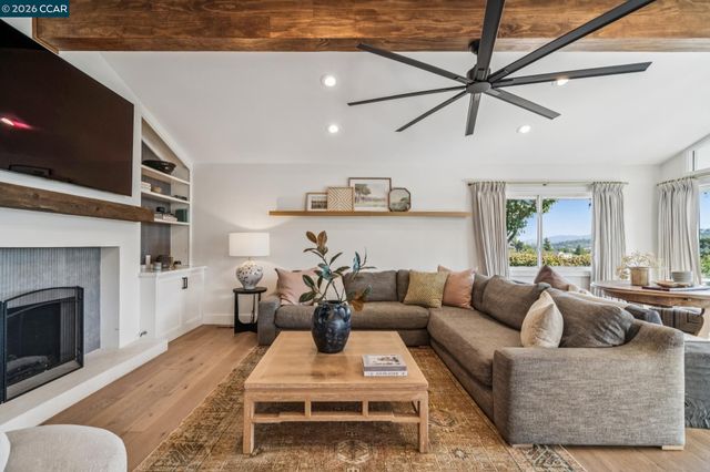 3175 Surmont Dr, Lafayette, CA 94549