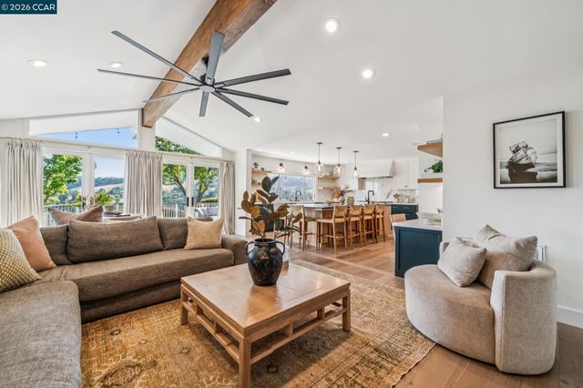 3175 Surmont Dr, Lafayette, CA 94549