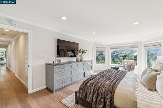 3175 Surmont Dr, Lafayette, CA 94549