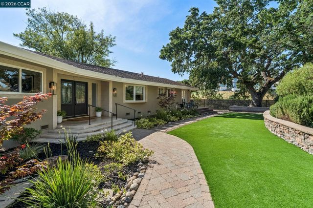 3175 Surmont Dr, Lafayette, CA 94549