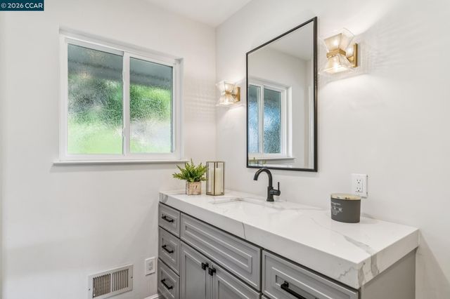 3175 Surmont Dr, Lafayette, CA 94549