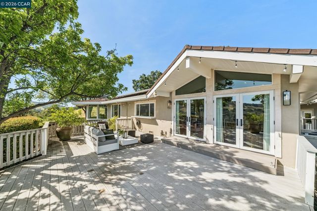 3175 Surmont Dr, Lafayette, CA 94549