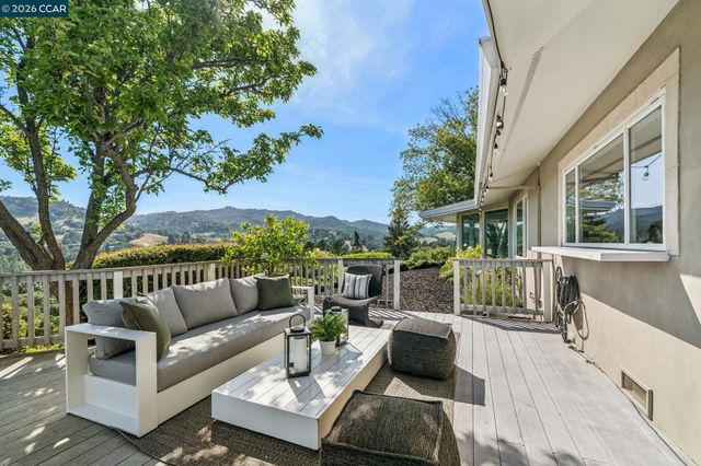 3175 Surmont Dr, Lafayette, CA 94549