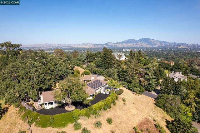 3175 Surmont Dr, Lafayette, CA 94549