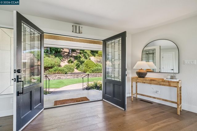 3175 Surmont Dr, Lafayette, CA 94549