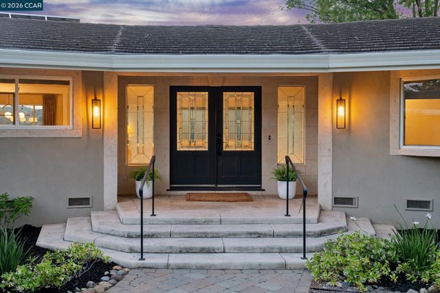 3175 Surmont Dr, Lafayette, CA 94549