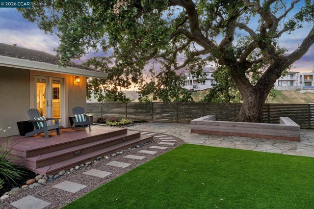 3175 Surmont Dr, Lafayette, CA 94549