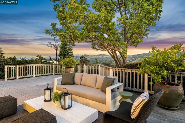 3175 Surmont Dr, Lafayette, CA 94549