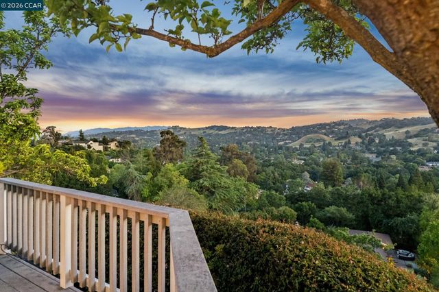 3175 Surmont Dr, Lafayette, CA 94549