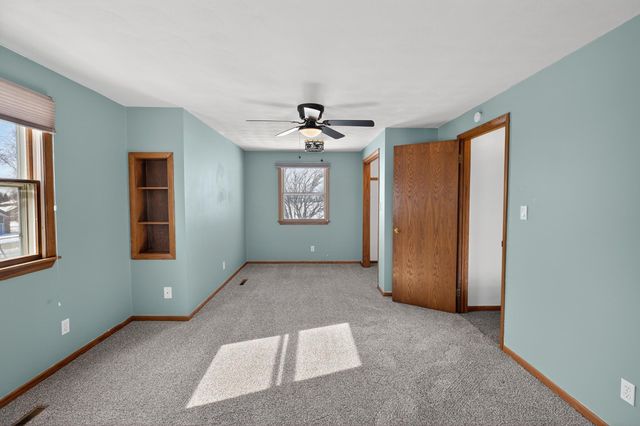 1505 Knoll Ridge Drive, Waverly, IA 50677