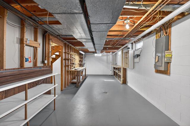 1505 Knoll Ridge Drive, Waverly, IA 50677